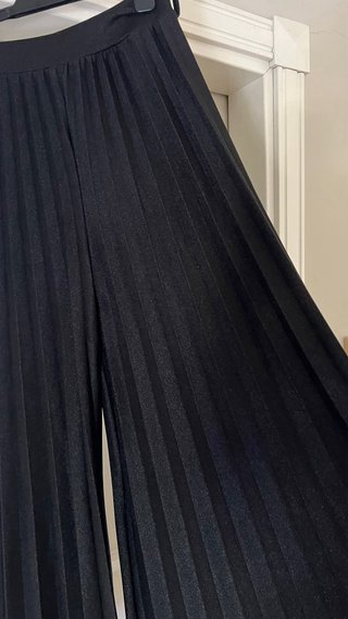 Falda pantalón plisada negra talla única
