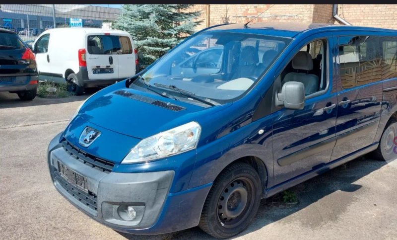Peugeot Expert 2008 - foto 1