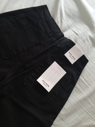 Pantalón negro patas anchas