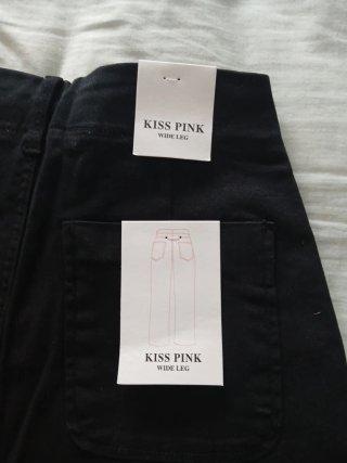 Pantalón negro patas anchas