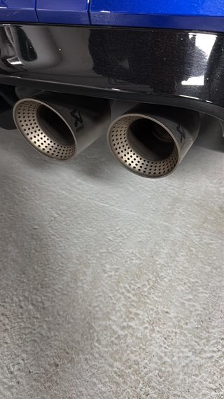 Volkswagen Golf R Akrapovic