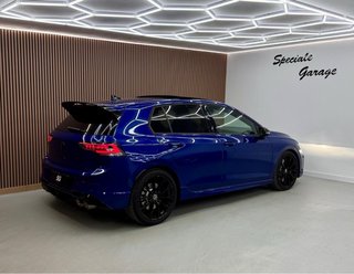 Volkswagen Golf R Akrapovic