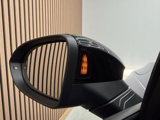 Volkswagen Golf R Akrapovic
