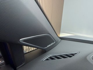 Volkswagen Golf R Akrapovic