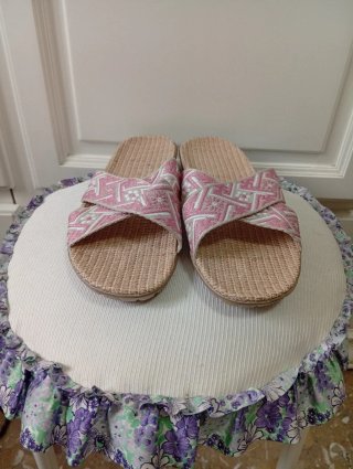 Sandalias beige y rosa de Temu