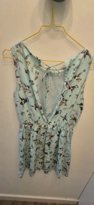 Vestido azul cielo estampado pájaros y mariposas