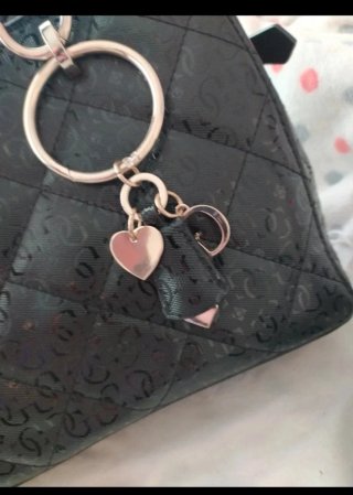 Bolso Guess negro logos