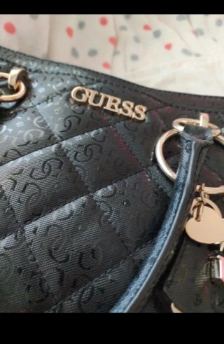 Bolso Guess negro logos