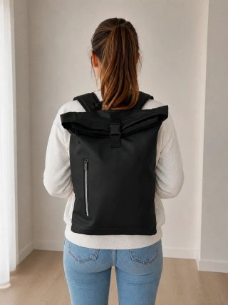 Mochila negra Roll Top urbana impermeable portátil