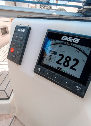 Velero North Wind 38 con mejoras recientes