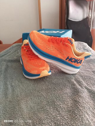 Zapatillas Hoka Clifton 9 Naranja y Azul