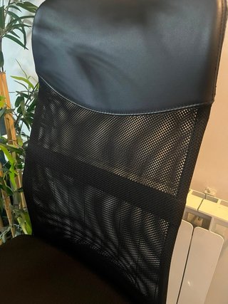 Silla de oficina ergonómica negra