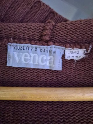 Chaqueta larga con capucha marrón