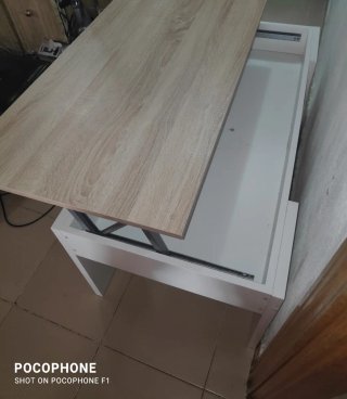 Mesa elevable madera y blanca
