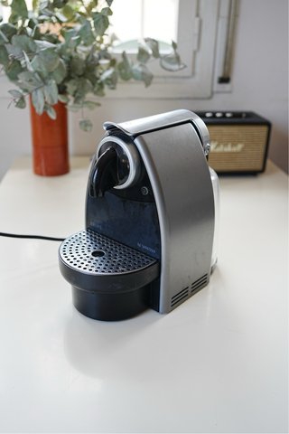 Máquina cafetera Nespresso