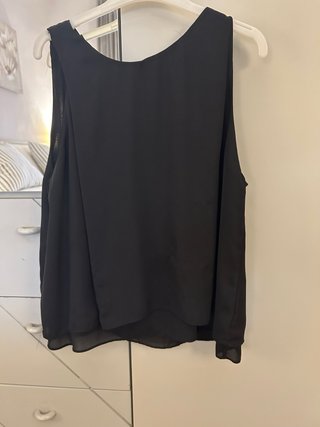 Blusa negra elegante