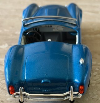 Coche miniatura 1/24 Cobra 427 Bburago Italy