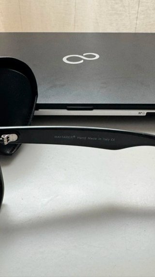 Gafas de sol Ray-Ban negras y azules