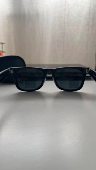 Gafas de sol Ray-Ban negras y azules