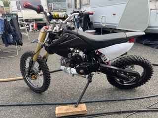 Pit Bike Motocross Negra y Dorada