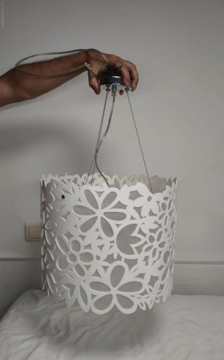 Lámpara de techo blanca floral