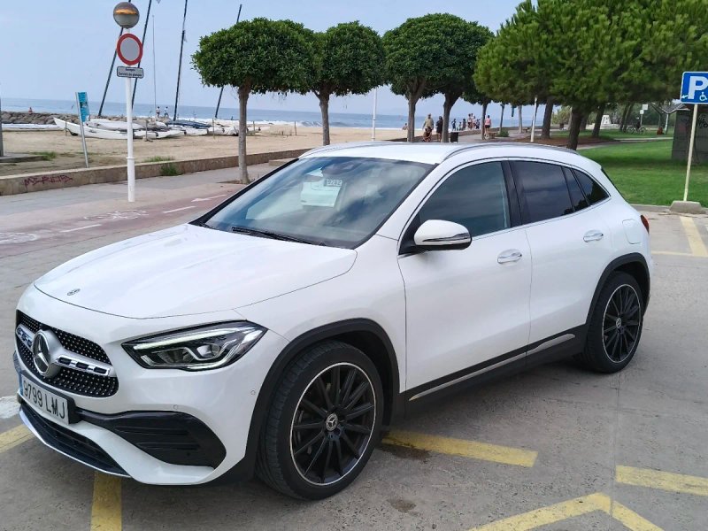 Mercedes-Benz GLA 2021 - foto 1