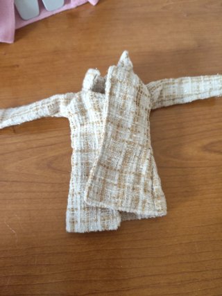 Lote ropa Barbie. Abrigos