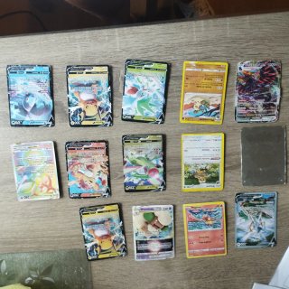 Carta Pokémon Arceus V 220 PS Y más cartas