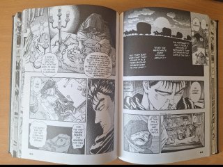Berserk Deluxe Volume 1