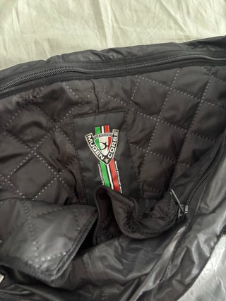 Pantalón MUGENRACE con tirantes.