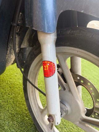 Honda SH100 Scooter Azul y Blanco