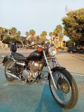 Honda Rebel 250 Cruiser Negra