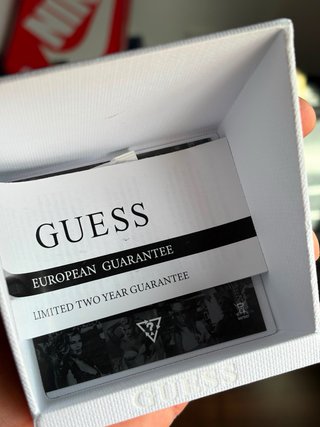 Reloj Guess Dorado y Blanco