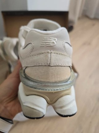 New Balance 9060 Beige/Blanco