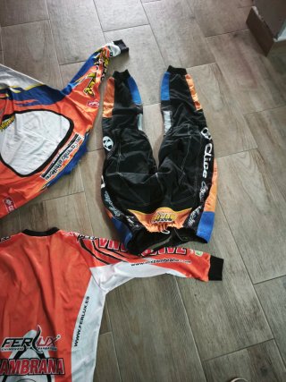 Ropa Motocross: Camiseta y Pantalón