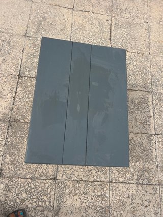 Mesa auxiliar antigua de madera