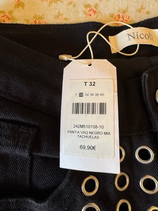 Pantalones Nícoli negros con tachuelas