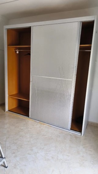 Armario corredero madera y cristal