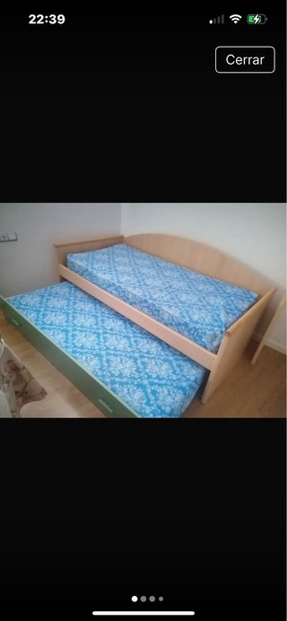 Cama juvenil con estampado floral