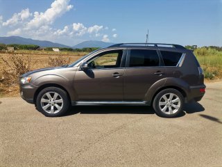 Mitsubishi Outlander 4x4 7 PLAZAS.BOLA REMOLQUE