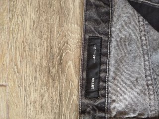Pantalón vaquero hombre gris