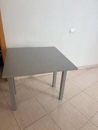 Mesa de cocina plegable gris