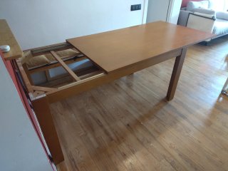 Mesa comedor de madera fabricada en España