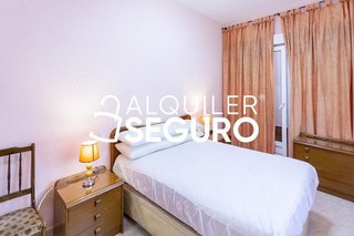 Piso en alquiler en Valdeacederas en Madrid