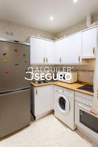 Piso en alquiler en Valdeacederas en Madrid