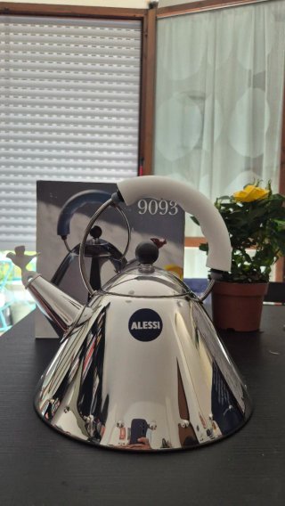 Bollitore Alessi Michael Graves 9093 bianco