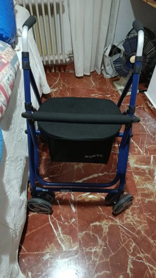 Andador ortopédico FORTA con asiento