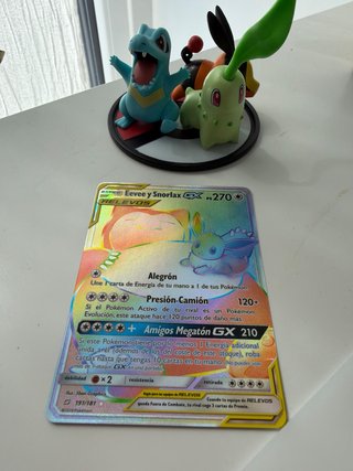 Carta Pokémon Eevee y Snorlax GX 270 PS