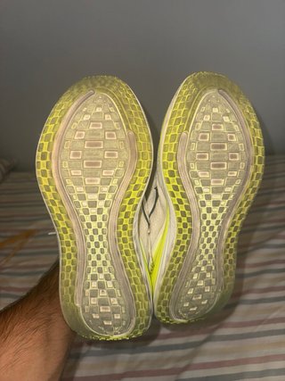 Nike Vomero Plus Beige/Amarillo