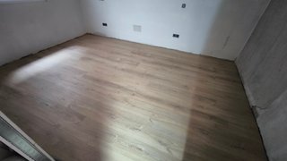 Servicio de acuchillado, barnizado e instalación